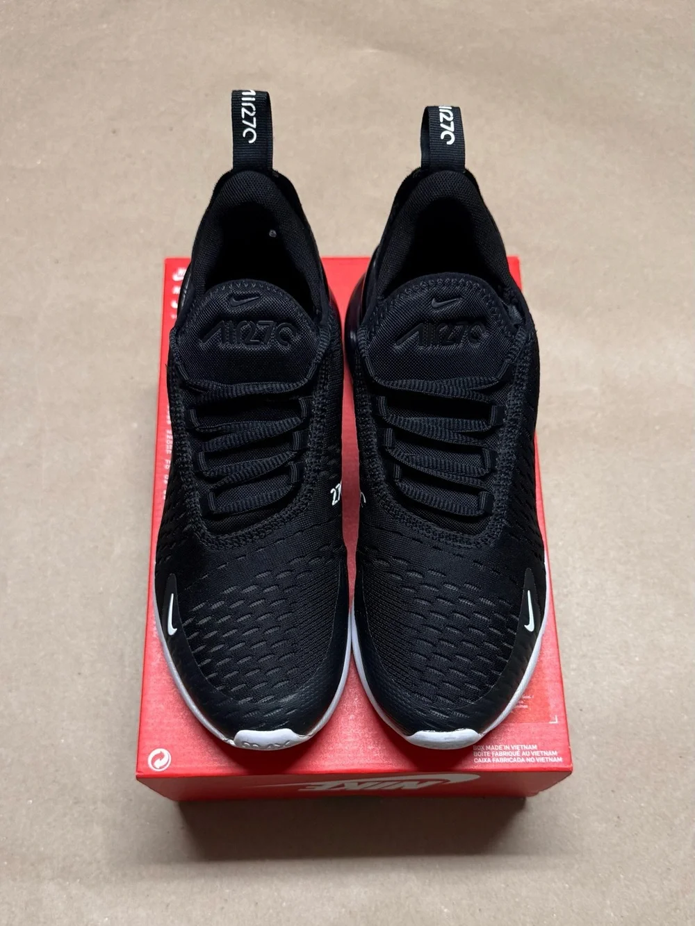 Nike Air Max 270 GS Black White size 6.5y running shoes!